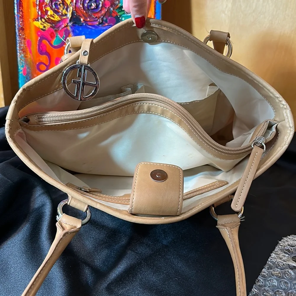 Multiple Color Shoulder Bag - Picture 11 of 17